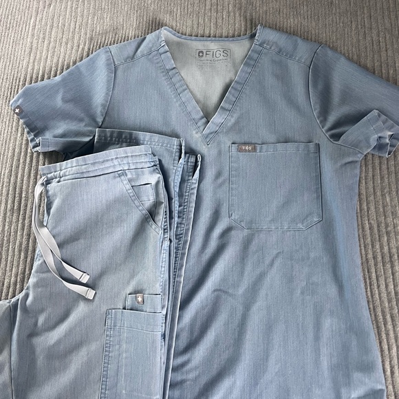 Figs Scrub Set. - Picture 3 of 9